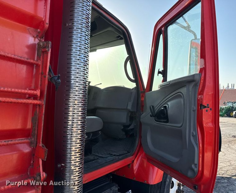 image for item ED4016 2007 International 7400 dump truck