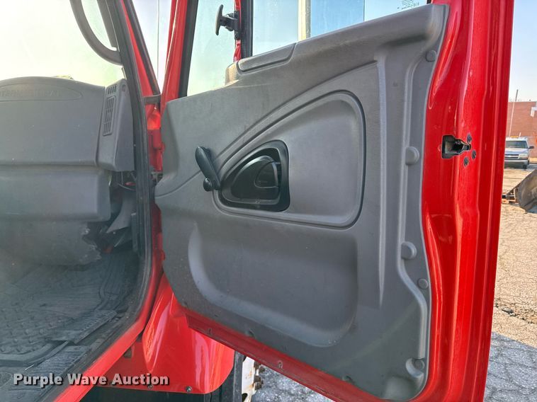 image for item ED4016 2007 International 7400 dump truck