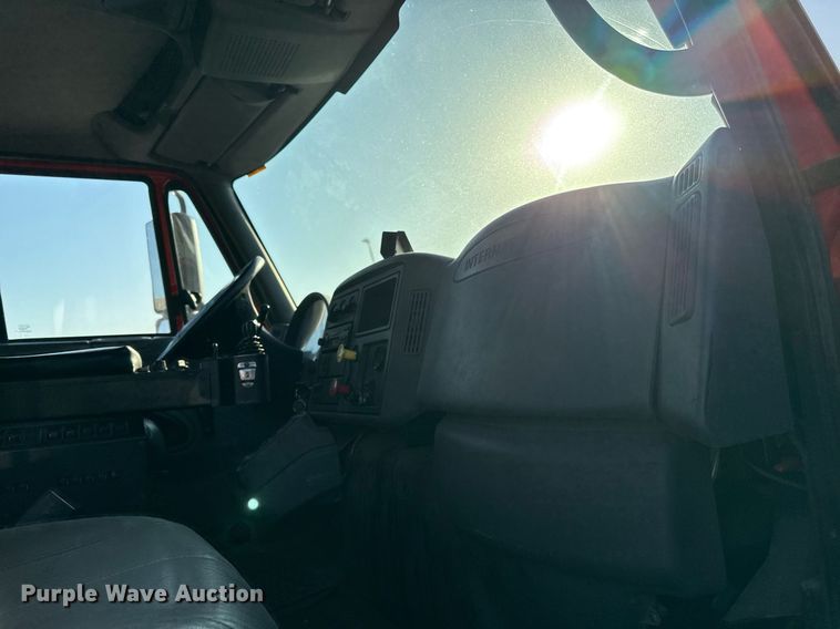 image for item ED4016 2007 International 7400 dump truck