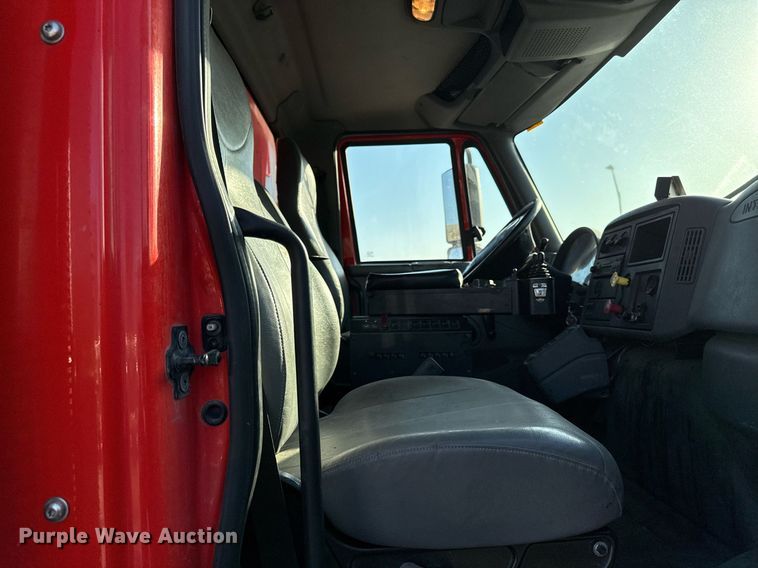 image for item ED4016 2007 International 7400 dump truck