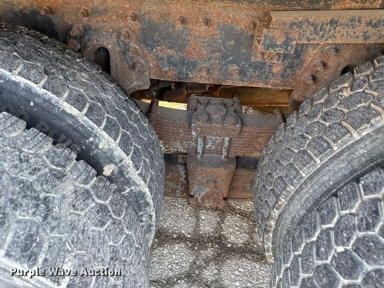 image for item ED4016 2007 International 7400 dump truck