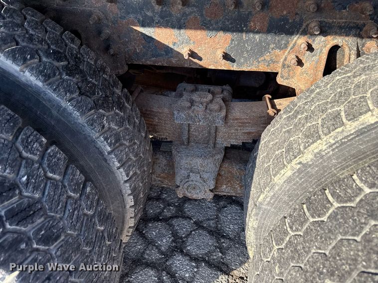 image for item ED4016 2007 International 7400 dump truck