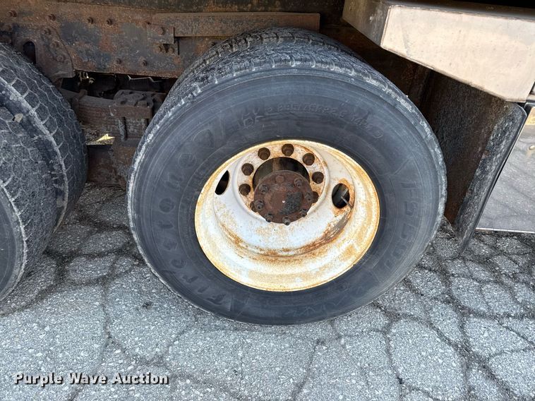 image for item ED4016 2007 International 7400 dump truck