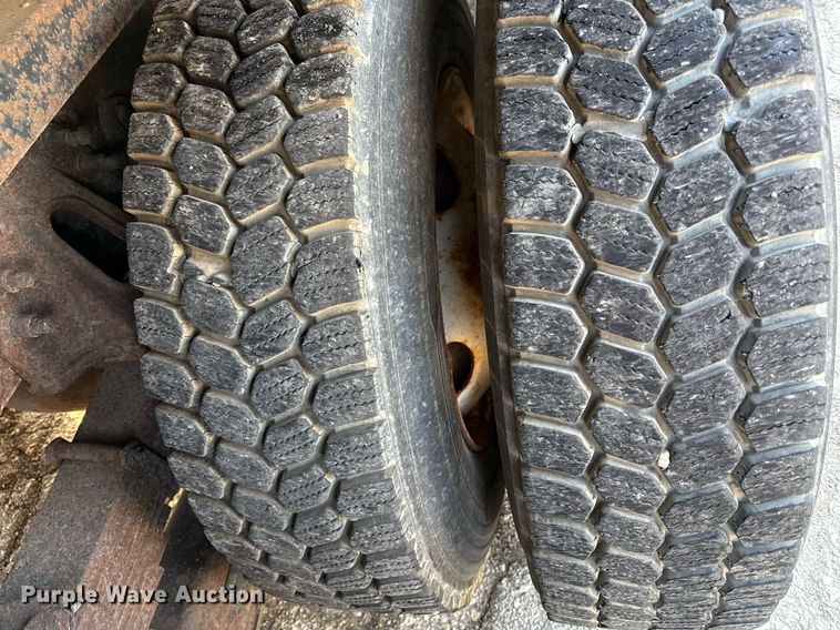 image for item ED4016 2007 International 7400 dump truck