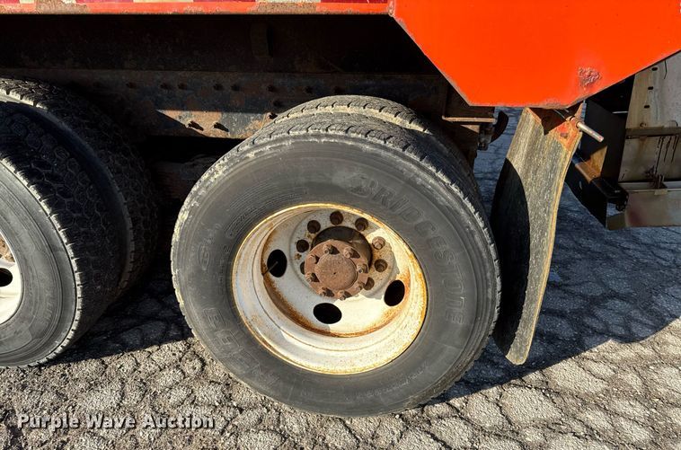 image for item ED4016 2007 International 7400 dump truck