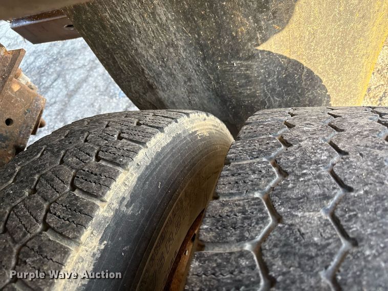 image for item ED4016 2007 International 7400 dump truck