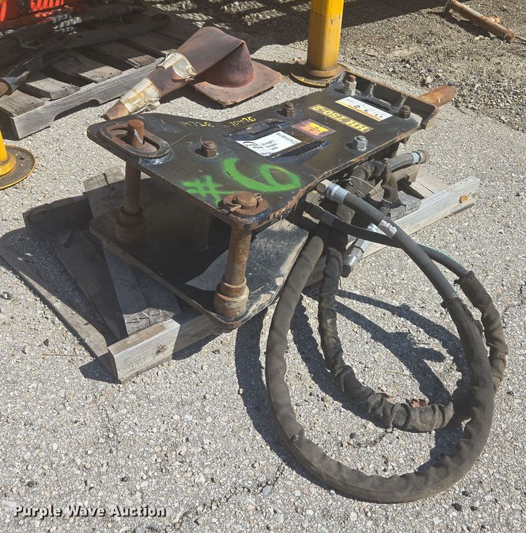 image for item ED4018 Huskie HH 750-2 breaker