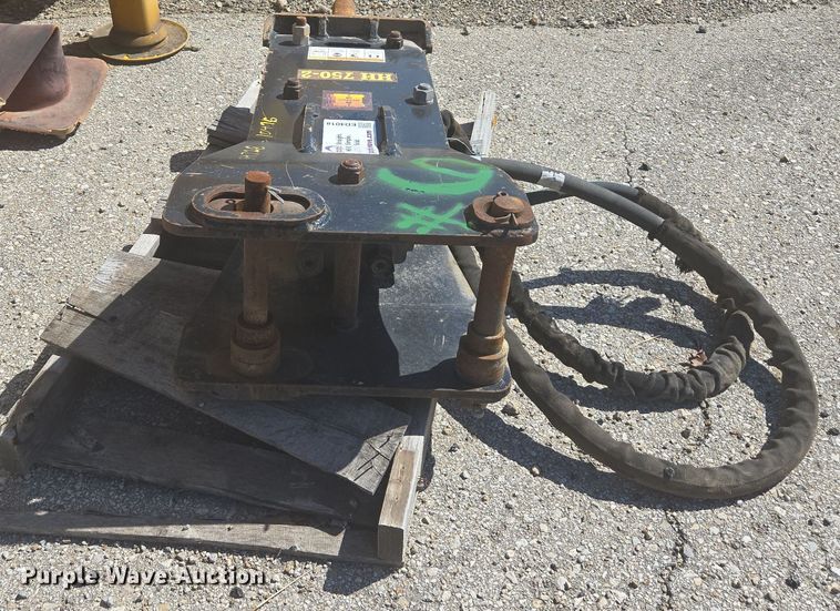 image for item ED4018 Huskie HH 750-2 breaker