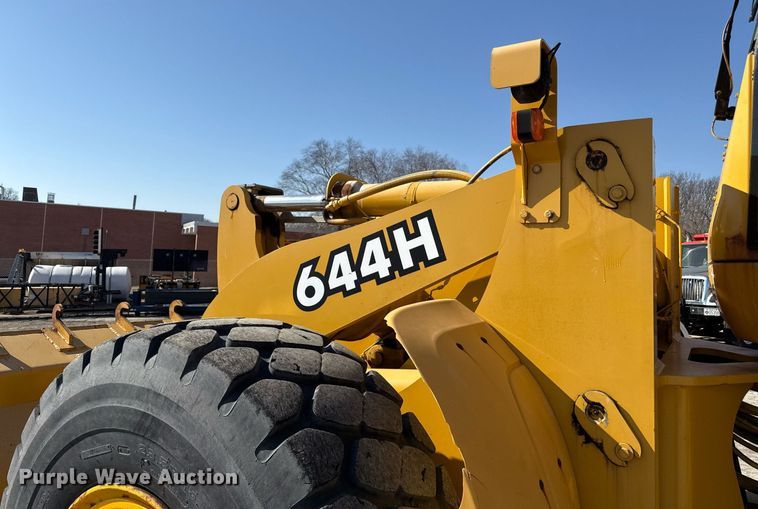image for item ED4032 2002 John Deere 644H wheel loader
