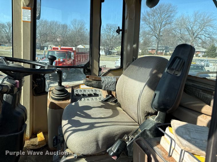 image for item ED4032 2002 John Deere 644H wheel loader