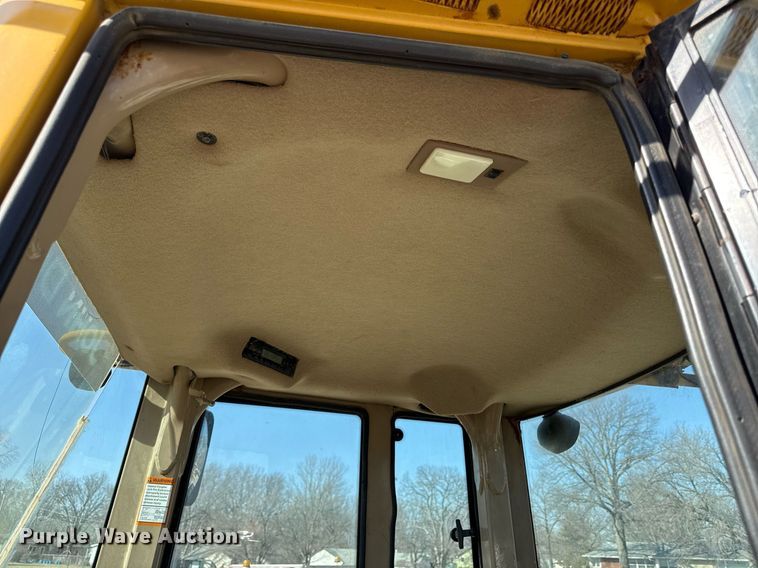 image for item ED4032 2002 John Deere 644H wheel loader