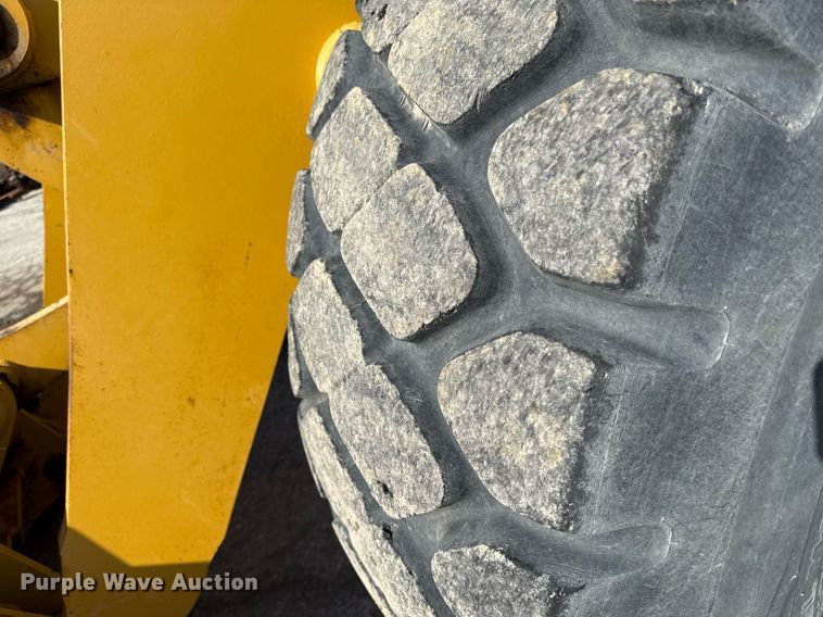 image for item ED4032 2002 John Deere 644H wheel loader