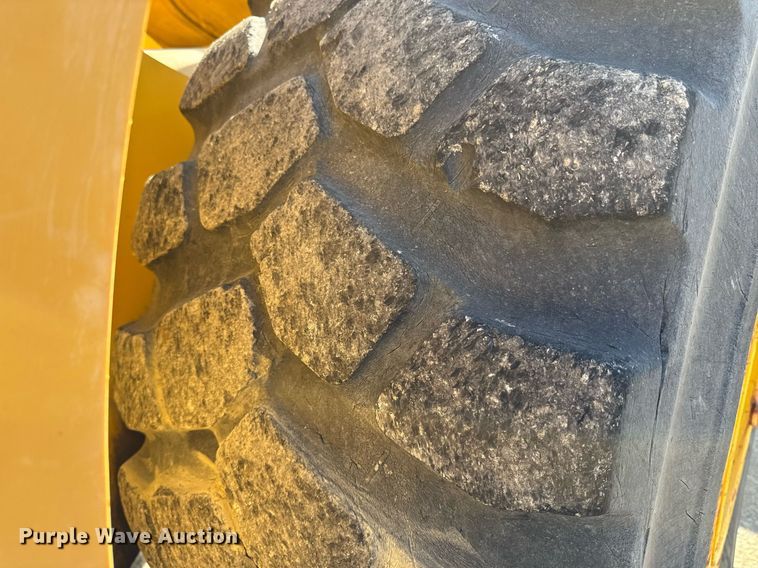 image for item ED4032 2002 John Deere 644H wheel loader