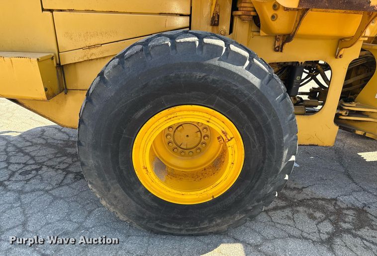image for item ED4032 2002 John Deere 644H wheel loader