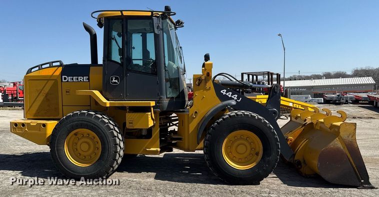 image for item ED4033 2006 John Deere 444J wheel loader