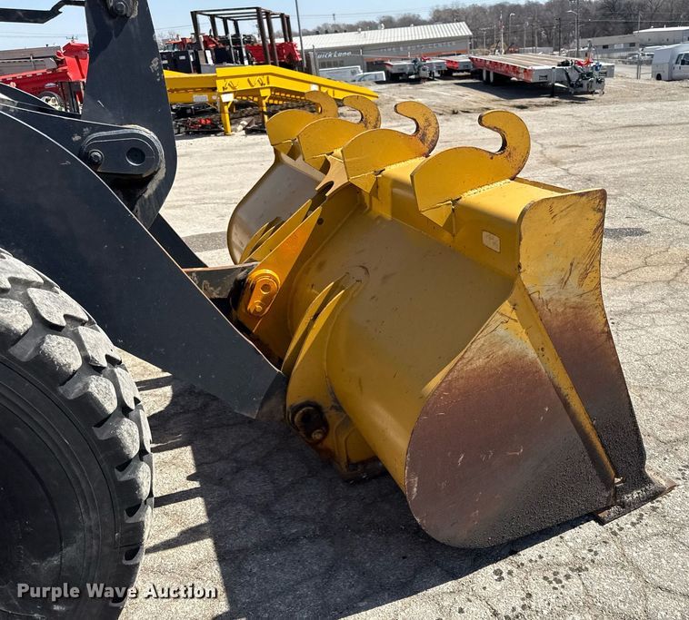 image for item ED4033 2006 John Deere 444J wheel loader