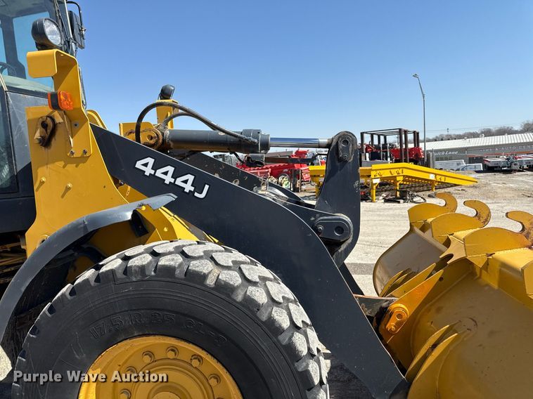 image for item ED4033 2006 John Deere 444J wheel loader