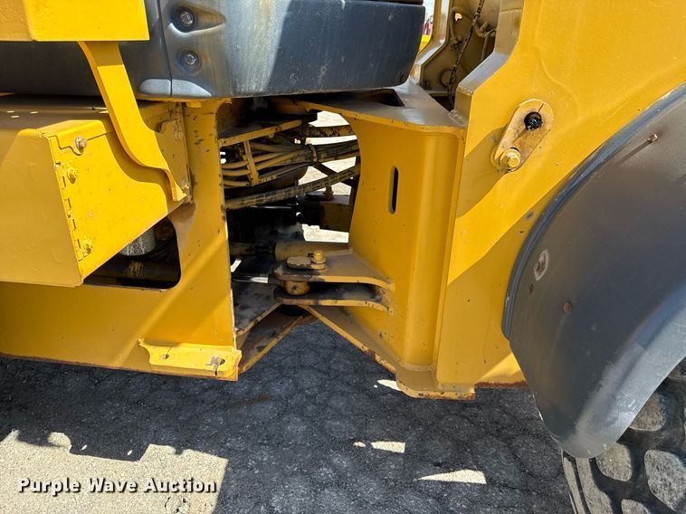 image for item ED4033 2006 John Deere 444J wheel loader