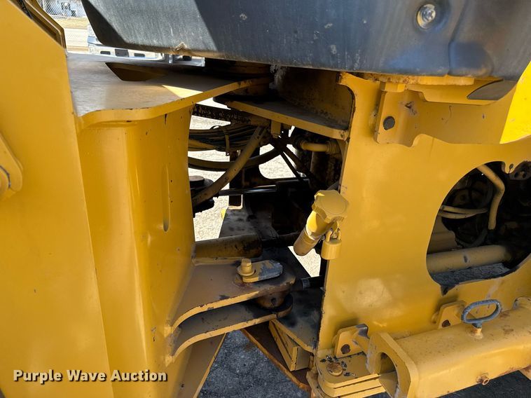 image for item ED4033 2006 John Deere 444J wheel loader