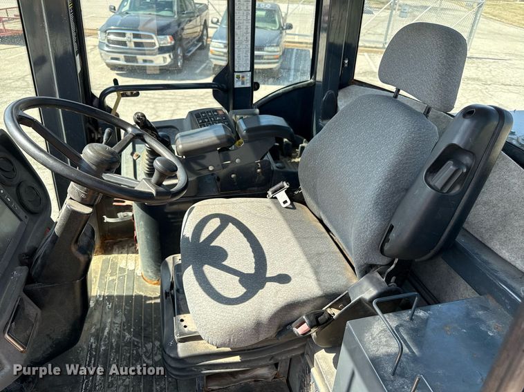 image for item ED4033 2006 John Deere 444J wheel loader