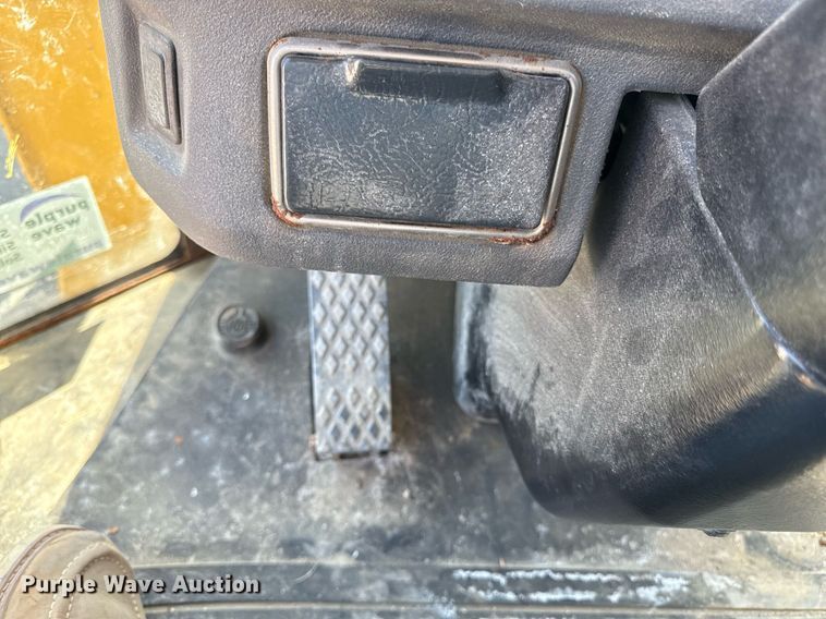 image for item ED4033 2006 John Deere 444J wheel loader