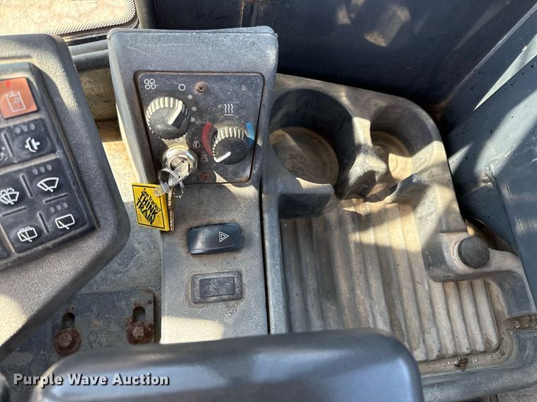 image for item ED4033 2006 John Deere 444J wheel loader