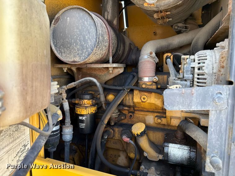 image for item ED4033 2006 John Deere 444J wheel loader