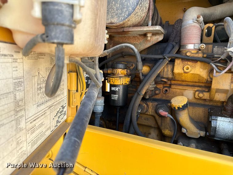 image for item ED4033 2006 John Deere 444J wheel loader