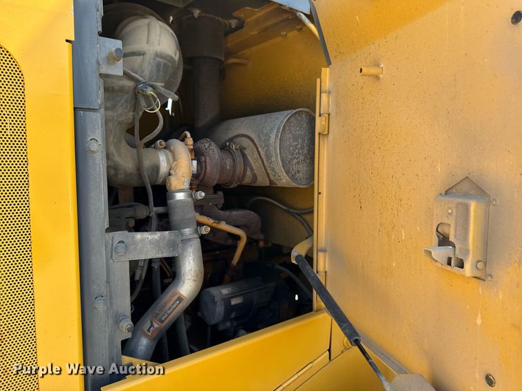 image for item ED4033 2006 John Deere 444J wheel loader