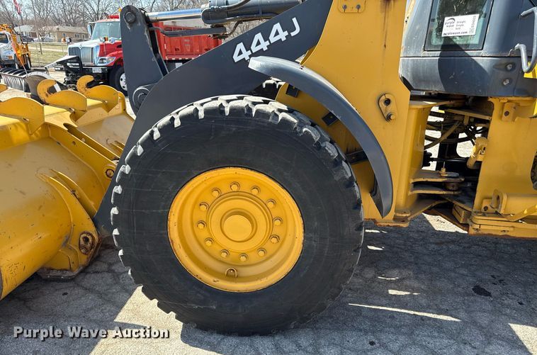 image for item ED4033 2006 John Deere 444J wheel loader