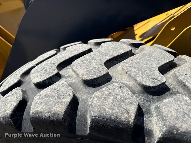 image for item ED4033 2006 John Deere 444J wheel loader