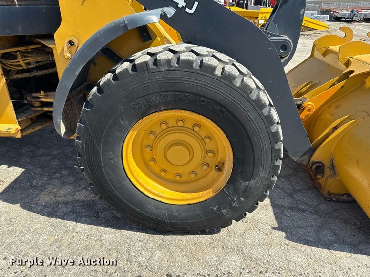 image for item ED4033 2006 John Deere 444J wheel loader