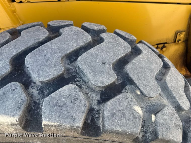 image for item ED4033 2006 John Deere 444J wheel loader