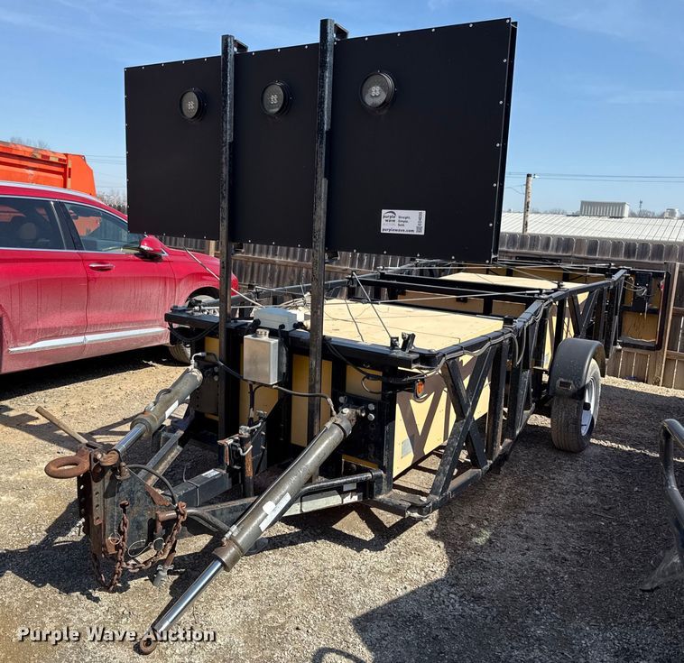 image for item ED4035 2008 Energy Absorption System arrow board trailer