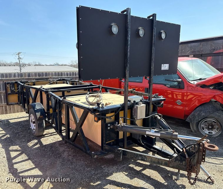 image for item ED4035 2008 Energy Absorption System arrow board trailer