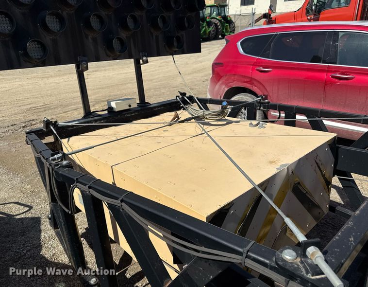 image for item ED4035 2008 Energy Absorption System arrow board trailer