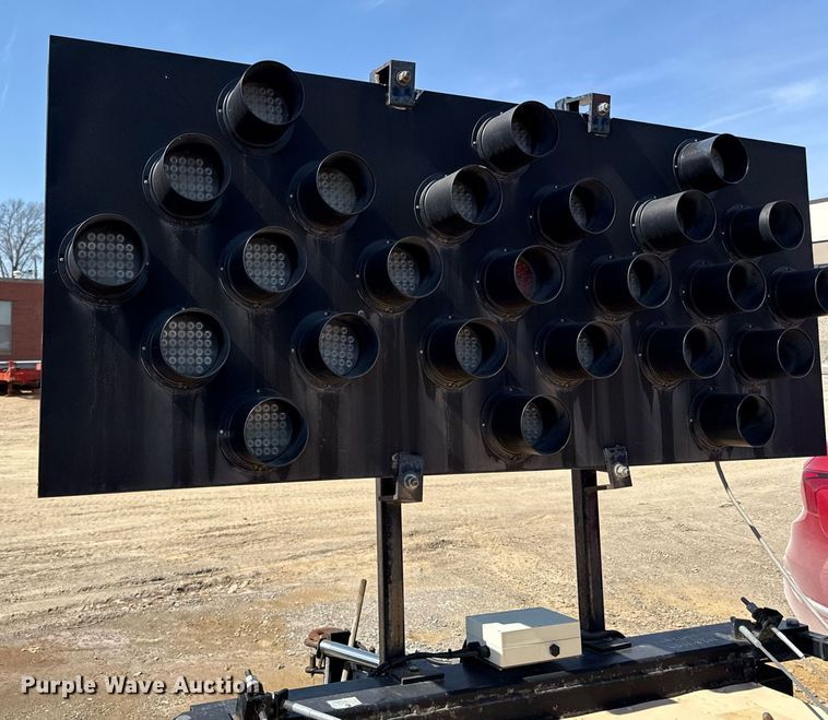 image for item ED4035 2008 Energy Absorption System arrow board trailer