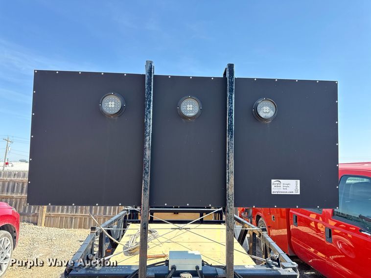 image for item ED4035 2008 Energy Absorption System arrow board trailer