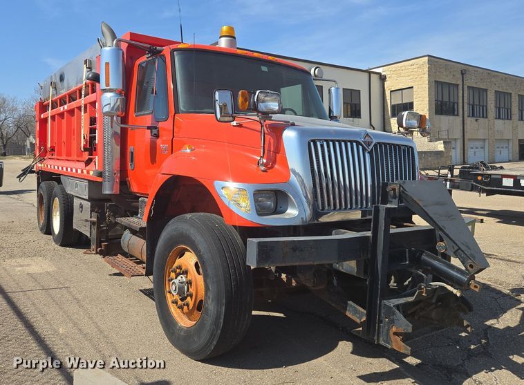 image for item ED4036 2003 International 7500 dump truck