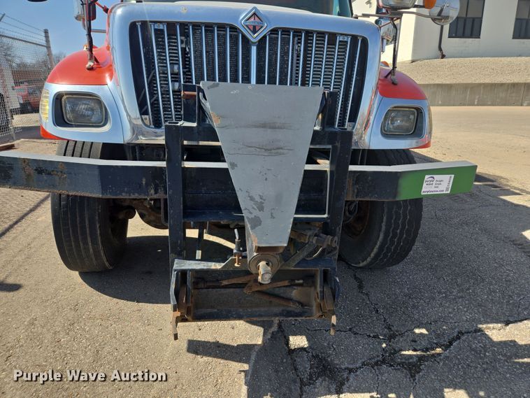 image for item ED4036 2003 International 7500 dump truck