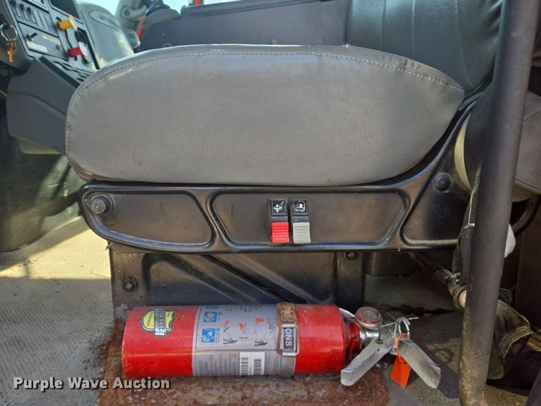 image for item ED4036 2003 International 7500 dump truck