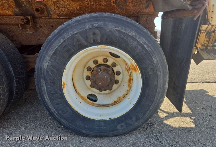 image for item ED4036 2003 International 7500 dump truck