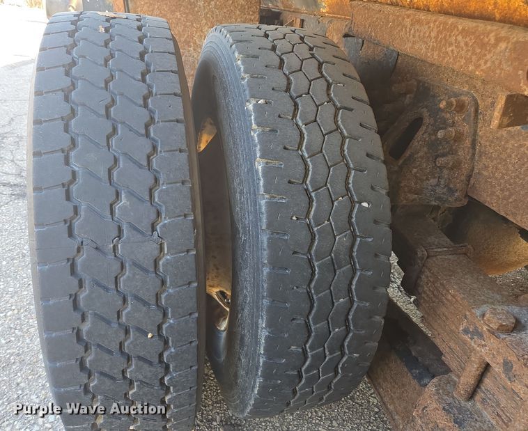 image for item ED4036 2003 International 7500 dump truck