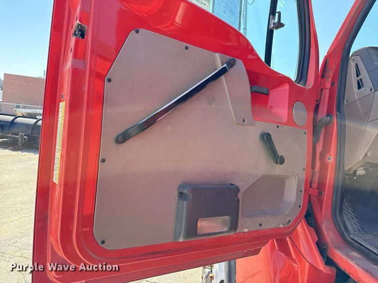 image for item ED4037 2001 Sterling L9500 dump truck