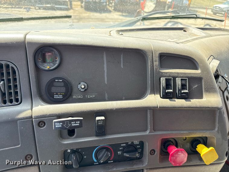 image for item ED4037 2001 Sterling L9500 dump truck