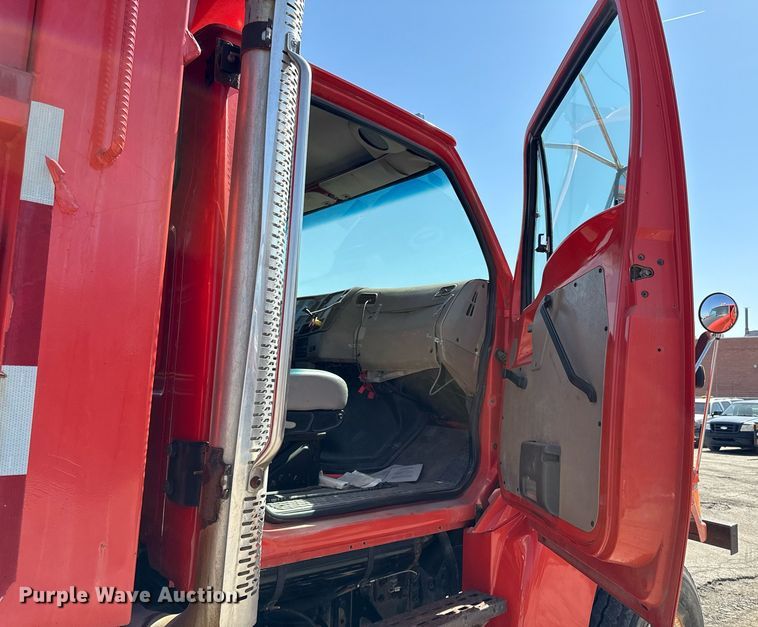 image for item ED4037 2001 Sterling L9500 dump truck