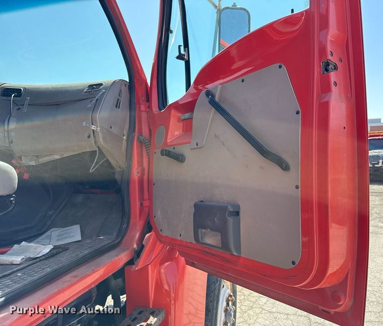 image for item ED4037 2001 Sterling L9500 dump truck