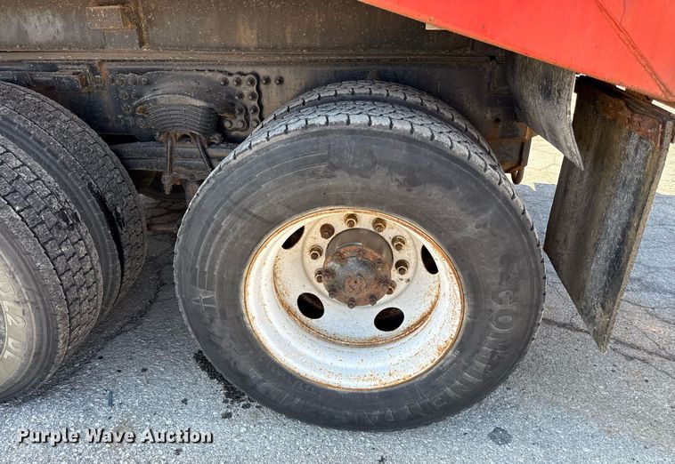 image for item ED4037 2001 Sterling L9500 dump truck