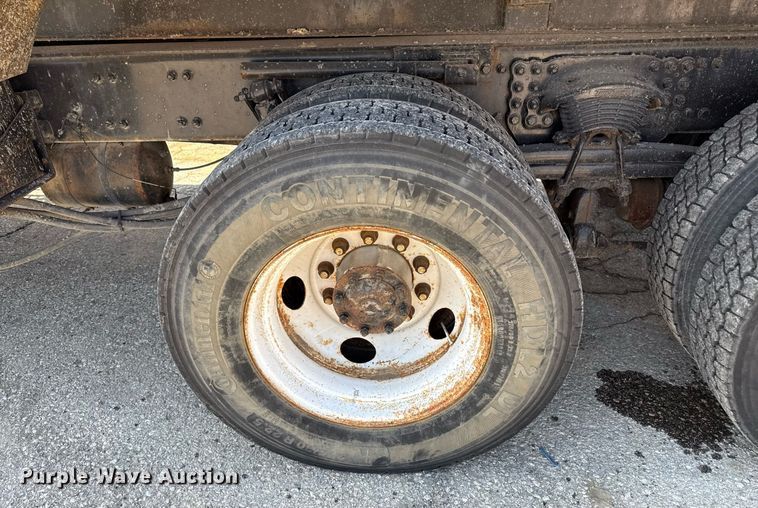 image for item ED4037 2001 Sterling L9500 dump truck