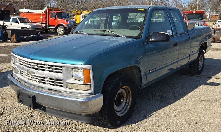 image for item ED4039 1998 Chevrolet C1500 Ext. Cab pickup truck